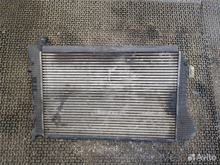 Радиатор интеркулера Volkswagen Caddy, 2009