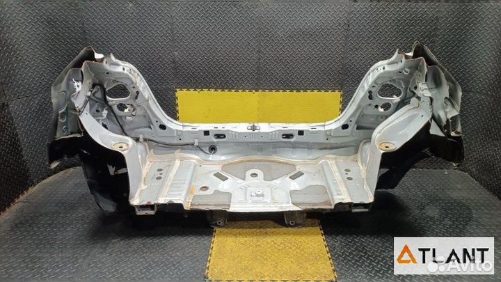 Задняя панель кузова toyota vitz