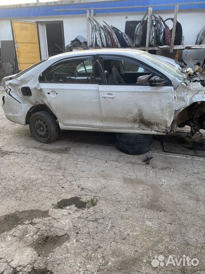 В разборе skoda rapid 2015 CFN МКПП