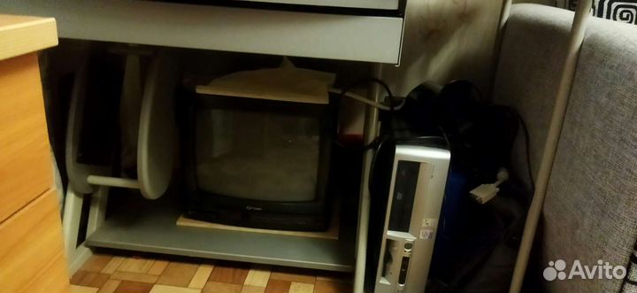 Компьютерный стол