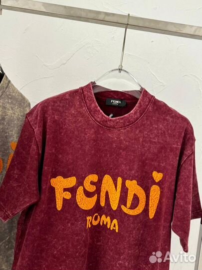 Яркие футболки Fendi оверсайз