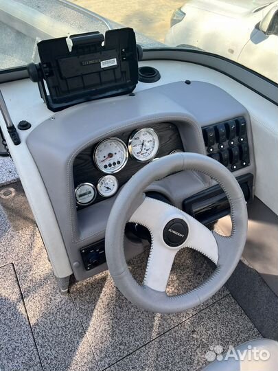 Катер alumacraft trophy 205