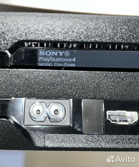 Sony playstation 4 pro 1tb cuh-7208b