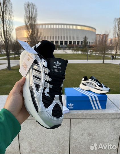 Кроссовки Adidas Ozmillen