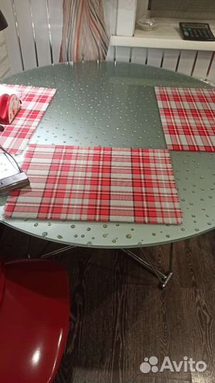 Обеденный стол