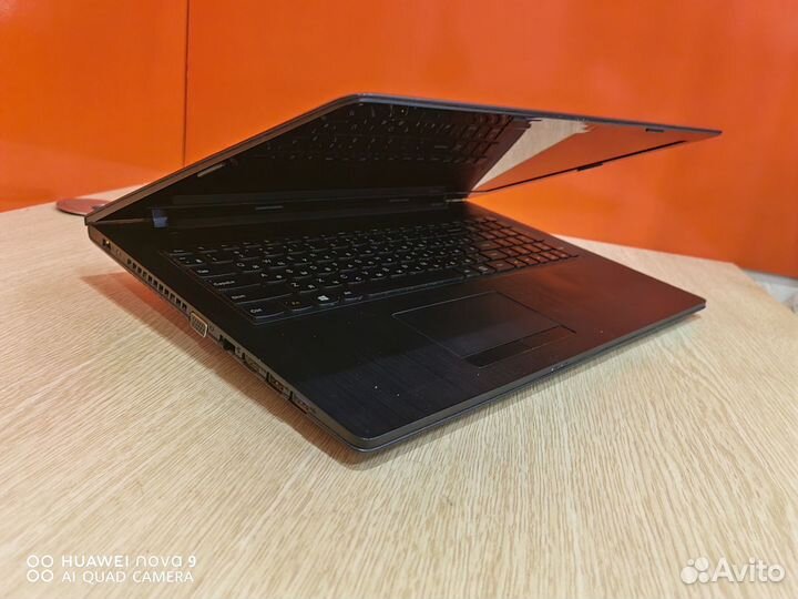Нотубук Lenovo
