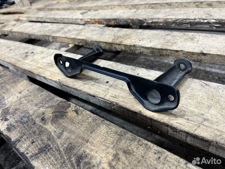 Кронштейн впускного коллектора Bmw 1 E87 N46B20