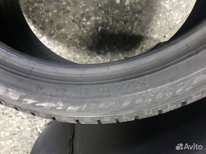 Pirelli Scorpion Winter 295/35 R21