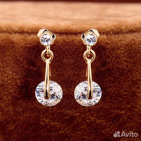 Набор украшений с кристаллами