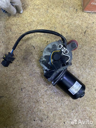 Мотор стеклоочистителя volvo FH4 84194650