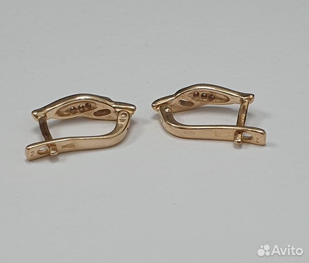 Золотые серьги с фианитами 585