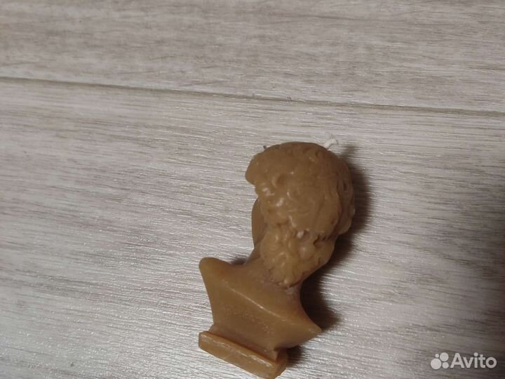Бюст свеча