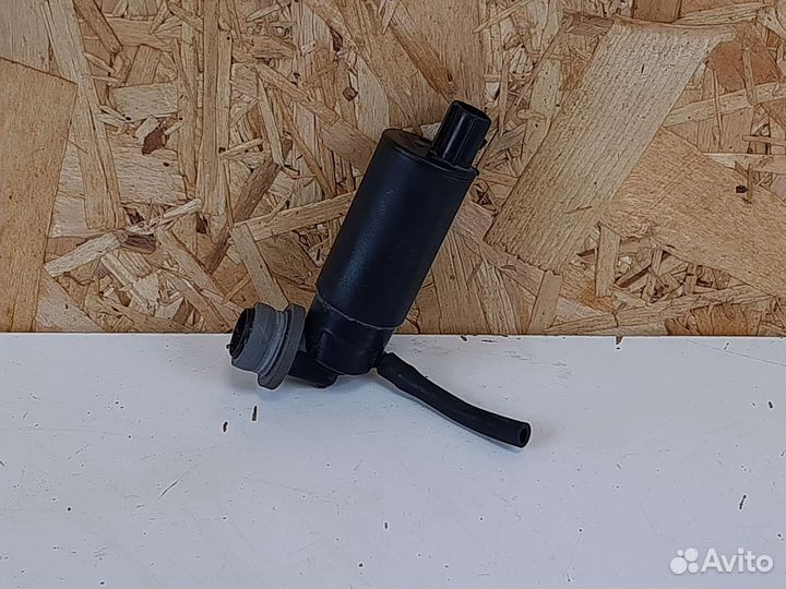 Моторчик омывателя лобового стекла Toyota Avensis2