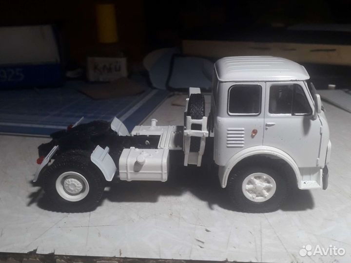 Модель грузовика маз5429