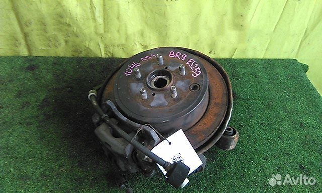 Кулак задний правый Subaru Legacy