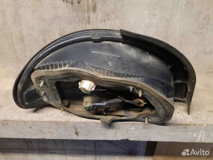 Задний правый фонарь hyundai Accent