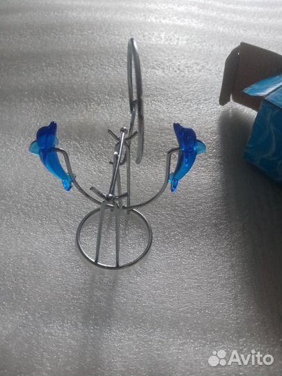 Игрушка ястреб, и дельфинчики