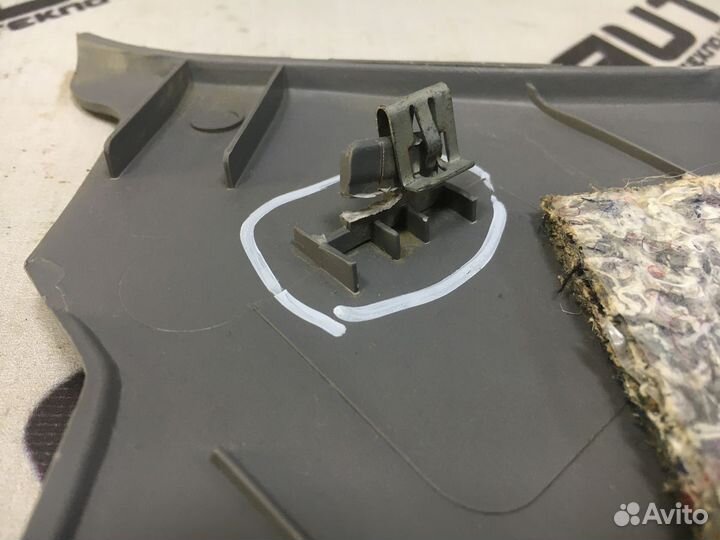 Накладка задней стойки левая Хендай Соната