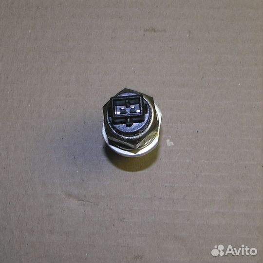 Выключатель педальный маз 4370, 6422, 6430 (кнопка