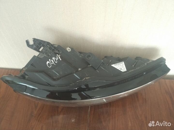 Фара передняя правая на Audi A6 C7