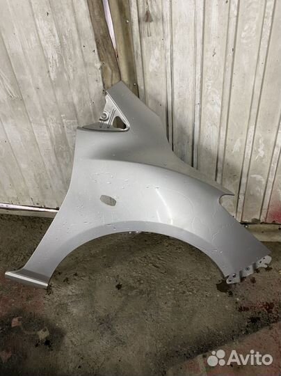 Капот и правое переднее крыло мазда демио