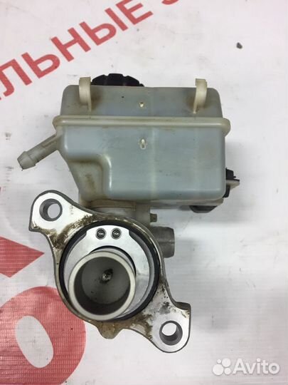 Главный тормозной цилиндр Opel Astra H 2010