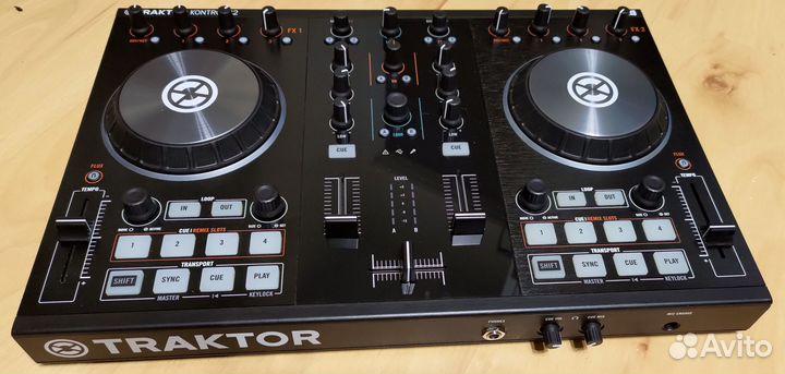 Dj контроллер Traktor Kontrol S2 Mk2