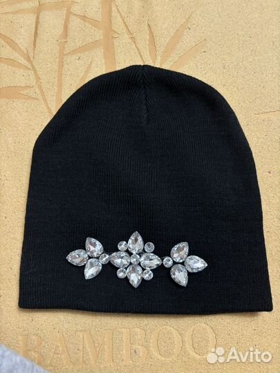 Шапка новая женская со стразами marmalato