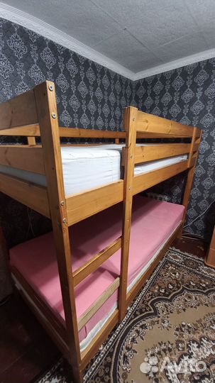 Двухъярусная кровать