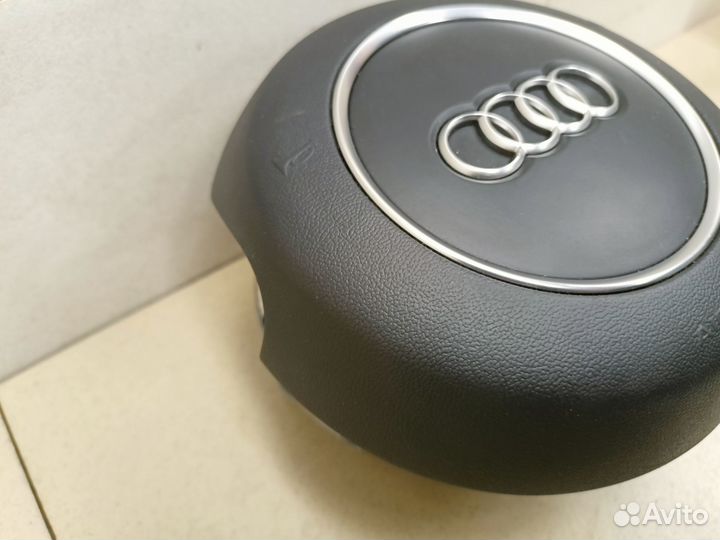 Подушка безопасности в рулевое колесо A1 2010