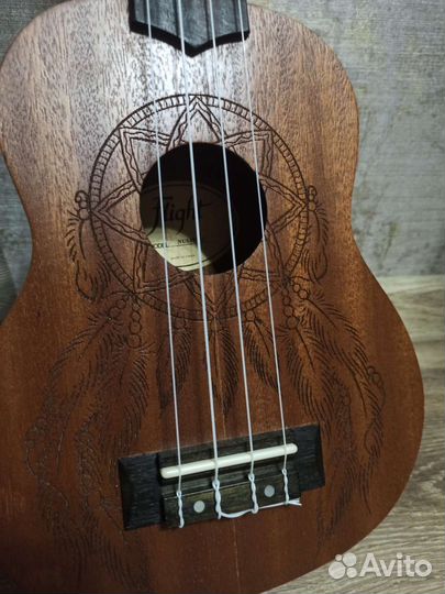 Укулеле с чехлом 