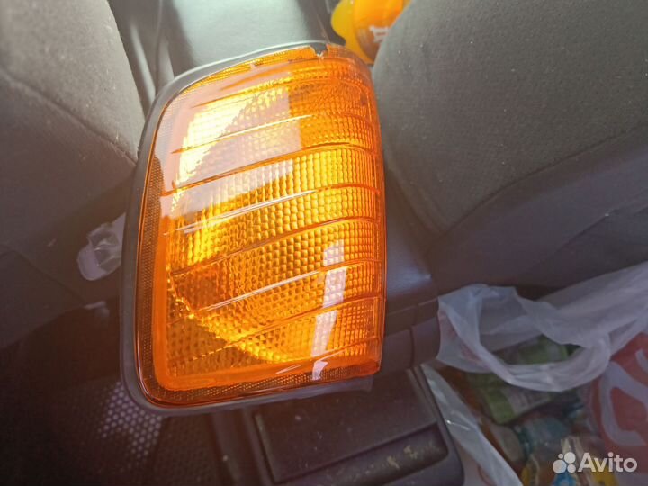 Mercedes 124 поворотник