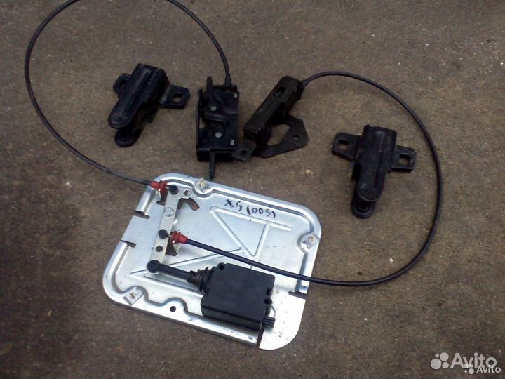 Замок багажника нижней створки BMW X5 e53