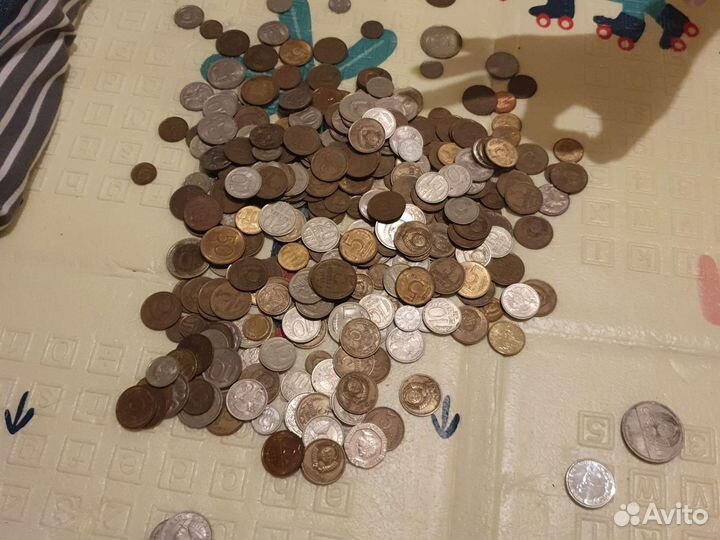 Продаю старые монеты