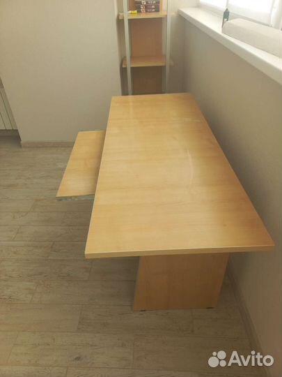 Детский письменный стол