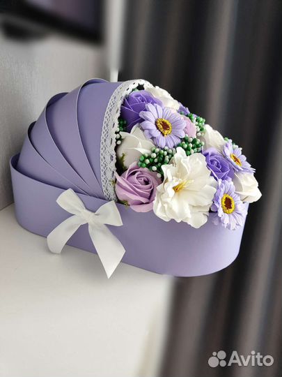 Букет в люльке из мыльных цветов