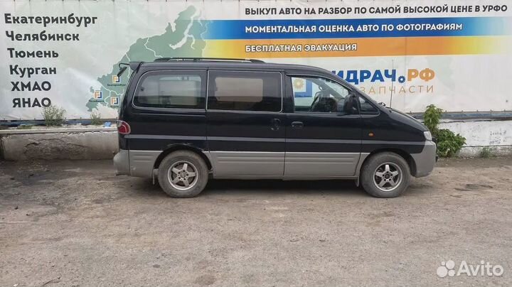 Стекло двери передней правой Hyundai Starex (A1) 8