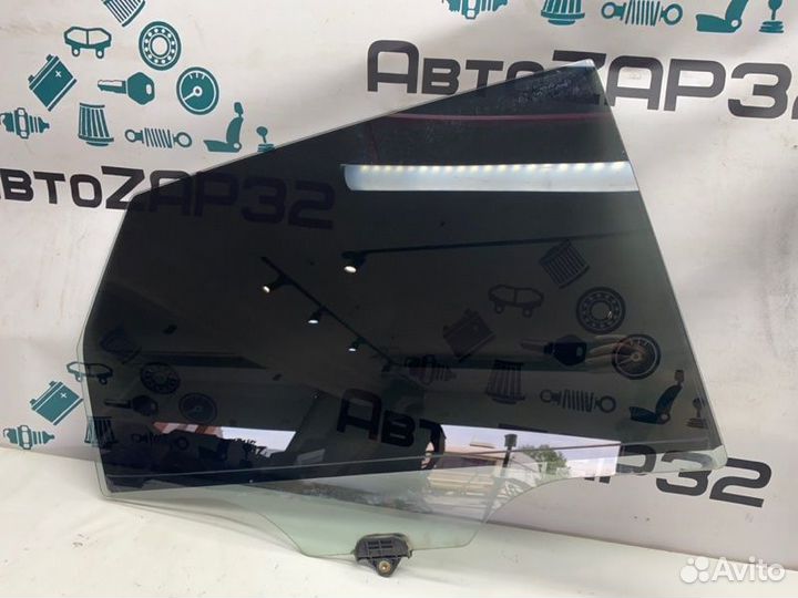 Стекло двери заднее правое Kia Ceed хэтчбек G4FC