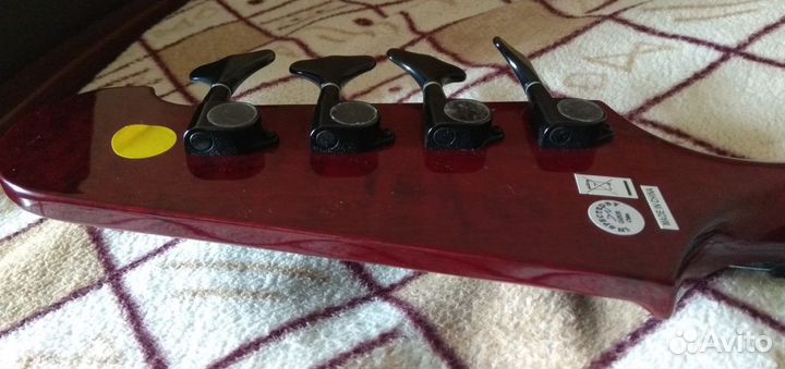 Продаю бас-гитару Epiphone Thunderbird