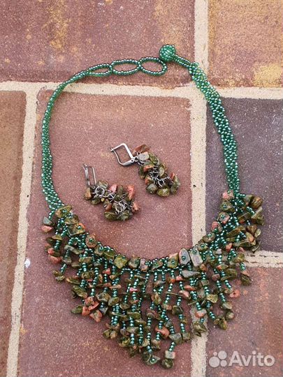 Колье с натуральным камнем