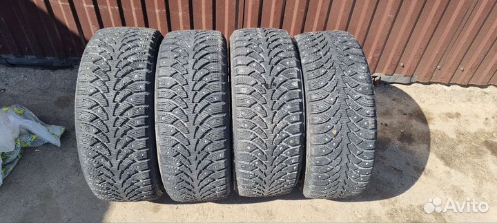 Nokian Tyres Hakkapeliitta 4 215/45 R17 91