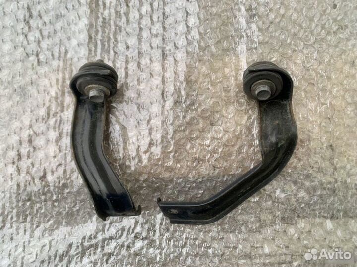 Крепление радиатора кондиционера Honda Civic 8 FD