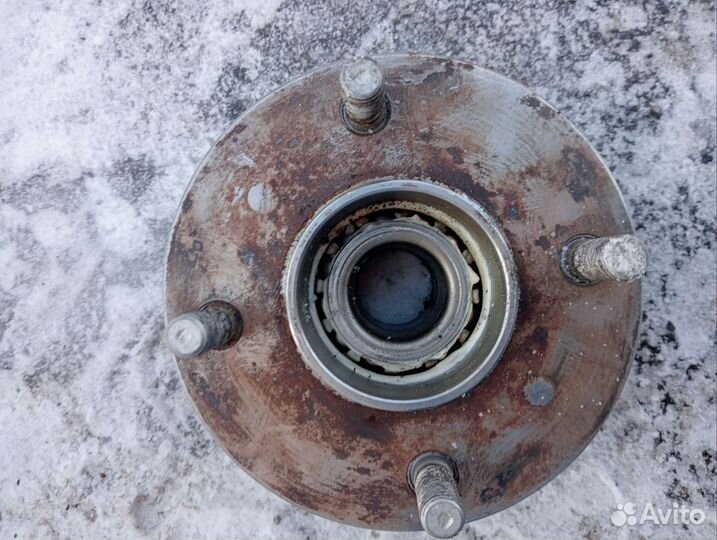 Задние ступицы Ниссан примера