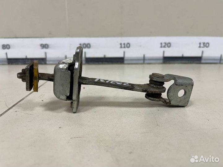 Ограничитель двери Chevrolet Niva 2002-2009