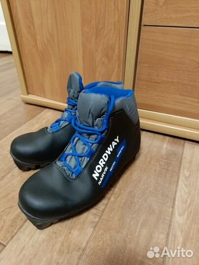 Лыжные ботинки