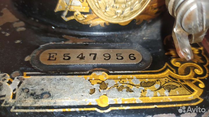 Швейная машинка зингер