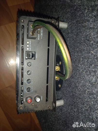 Продам автомобильный сабвуфер