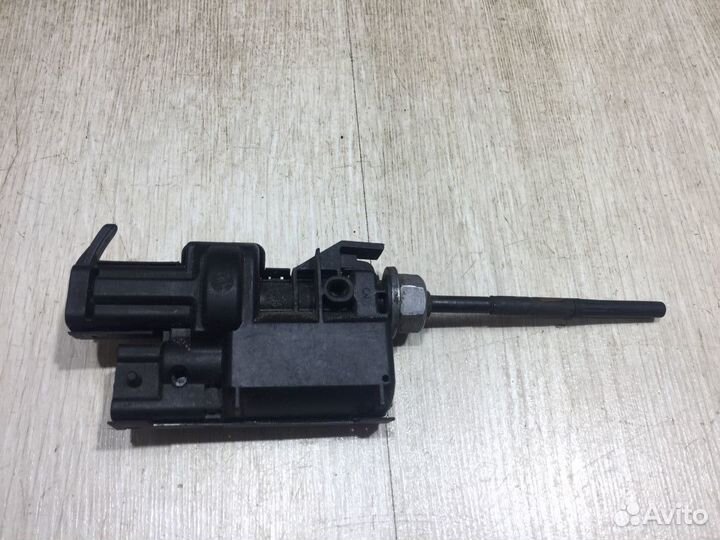 Активатор доводчик замка Renault fluence