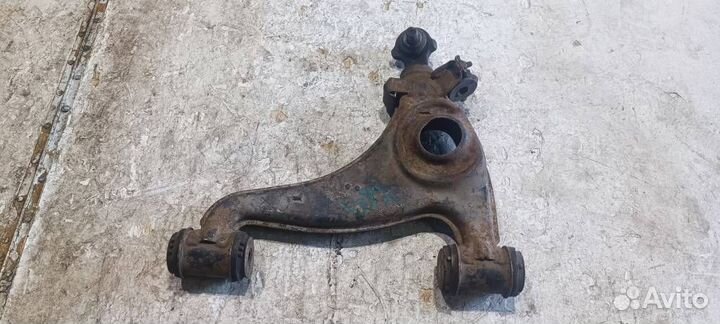 Рычаг передний правый нижний