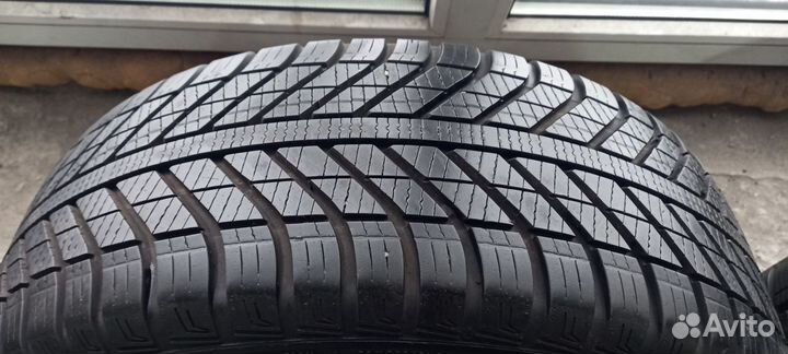 Goodyear Vector 4Seasons 205/55 R16 94V